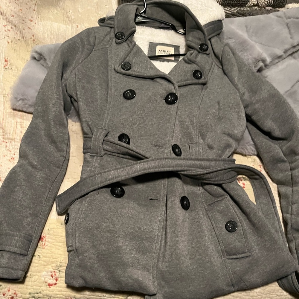 Gray with black buttons, white Sherpa lined pea coat size s removable hat